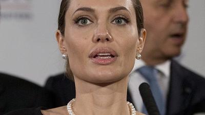 Angelina Jolie: Tante ist an Brustkrebs gestorben