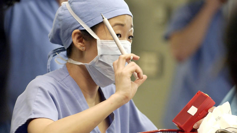 Schauspielerin Sandra Oh als Ärztin in 'Grey's Anatomy'.