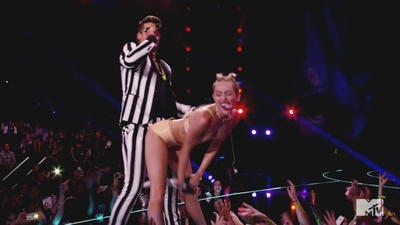 Justin Timberlake nimmt Miley Cyrus in Schutz