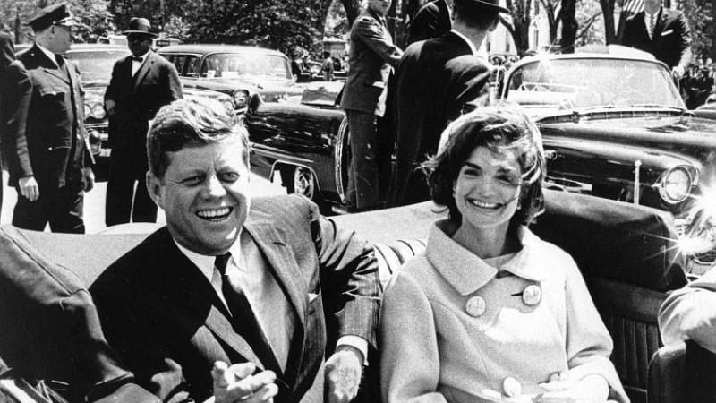 epa03949045 (22/89) (FILE) A file picture dated 03 May 1961 shows US President John F. Kennedy and First Lady Jacqueline Kennedy following arrival ceremonies for H. E. Habib Bourguiba, President of Tunisia, at Blair House, in Washington, D.C., USA. 2