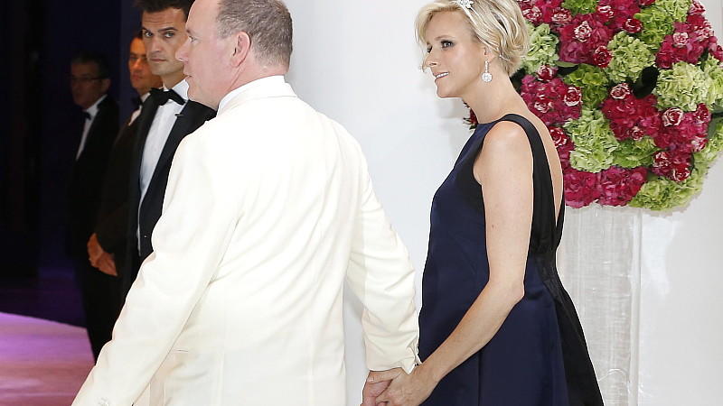 Stolze Fürstin Charlene von Monaco: Sie versteckt ihren Babybauch nicht mehr