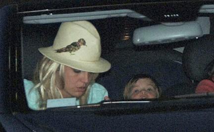 Britney wechselt Windeln - und ich stehe im Stau...