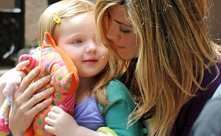 Fakt oder Fiktion? Aniston adoptiert ein Kind