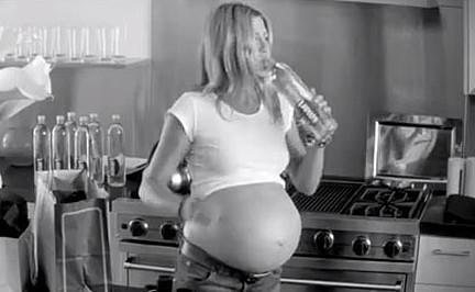 Jennifer Aniston 'schwanger' mit Drillingen