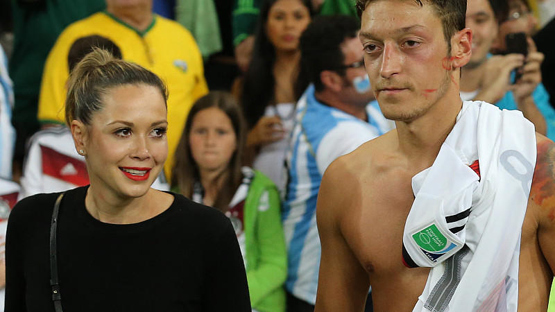 Schwere Belastungsprobe für Mandy Capristo und Mesut Özil: Hält ihre Beziehung das aus?