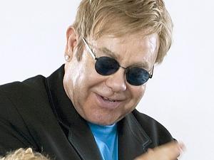 Elton John will adoptieren