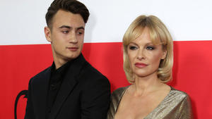 So sieht Pamela Andersons Sohn heute aus!