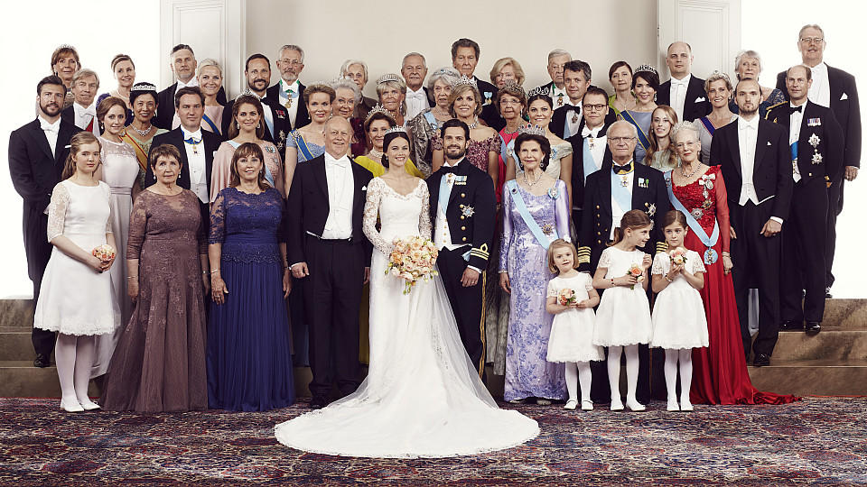 Das schwedische Königshaus veröffentlichte auch das offizielle Hochzeitsfoto von Carl Philip und Sofia