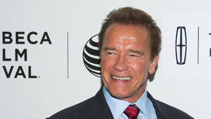 Arnold Schwarzenegger mischt sich als Terminator unters Volk
