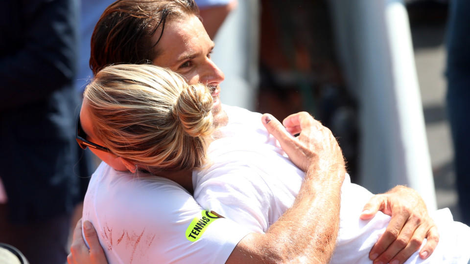 Tennisstar Tommy Haas und seine Verlobte Sara Foster freuen sich auf den Nachwuchs.