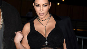 New York Fashion Week: Kim Kardashian zeigt zur Abwechslu...