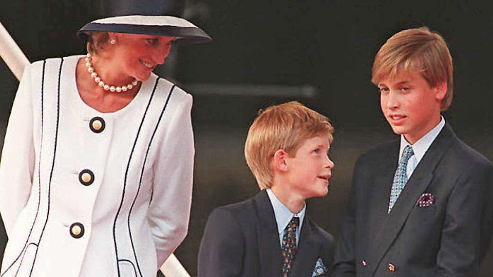 Lady Diana mit ihren Söhnen Harry und William im Sommer 1995.