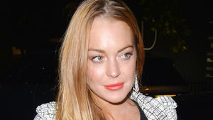 Lindsay Lohan posiert mit Fake-Verlobungsring