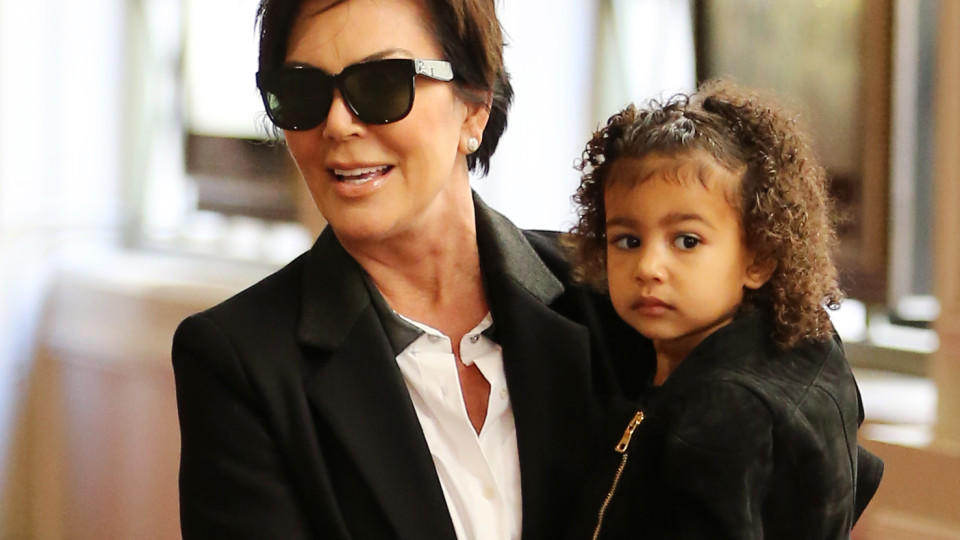 Oma Kris Jenner: "North West liebt ihren kleinen Bruder"
