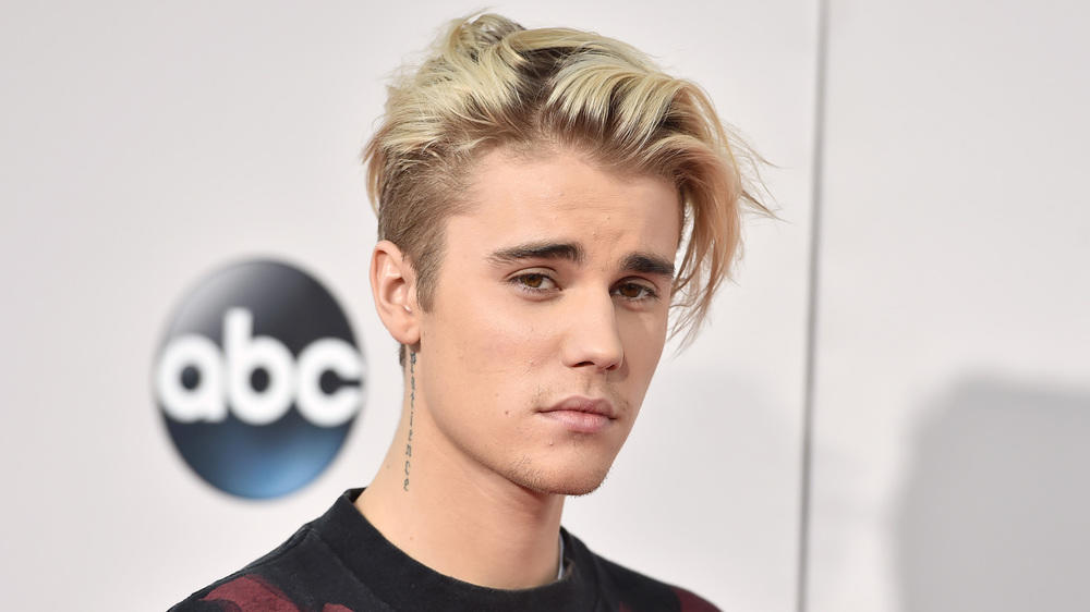 Justin Bieber: Flotter Dreier mit Model