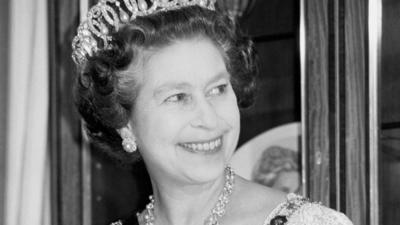Lesen Sie mehr über die Biografie der Queen