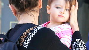 Mila Kunis und Ashton Kutcher zeigen ihre süße Tochter