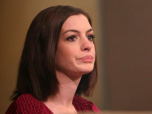 Anne Hathaway: Neuer Freund klaut Gemälde