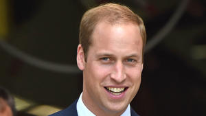 Prinz William vergnügt sich ohne Kate auf der Hochzeit se...
