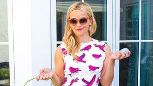 Reese Witherspoon: Ostereiersuche im verspielten Tweed-Kleid