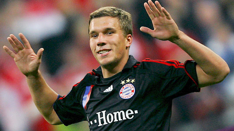 Lukas Podolski hat sich verlobt