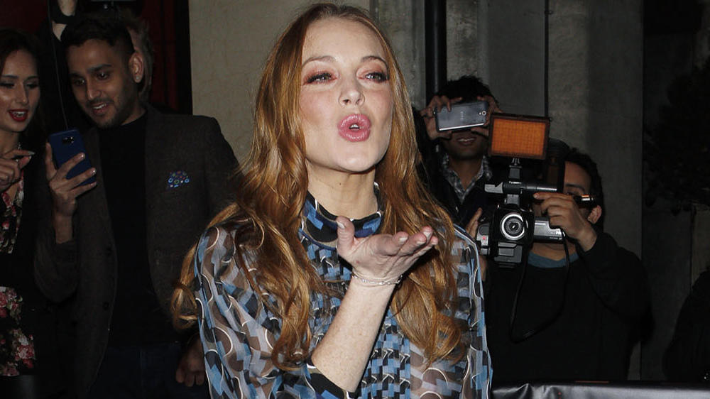 Lindsay Lohan singt mit Duran Duran - und Ring am Finger