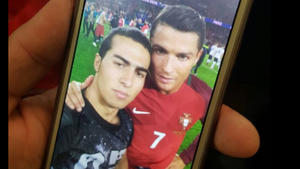 Der Beweis! Das ist das Flitzer-Selfie mit Ronaldo