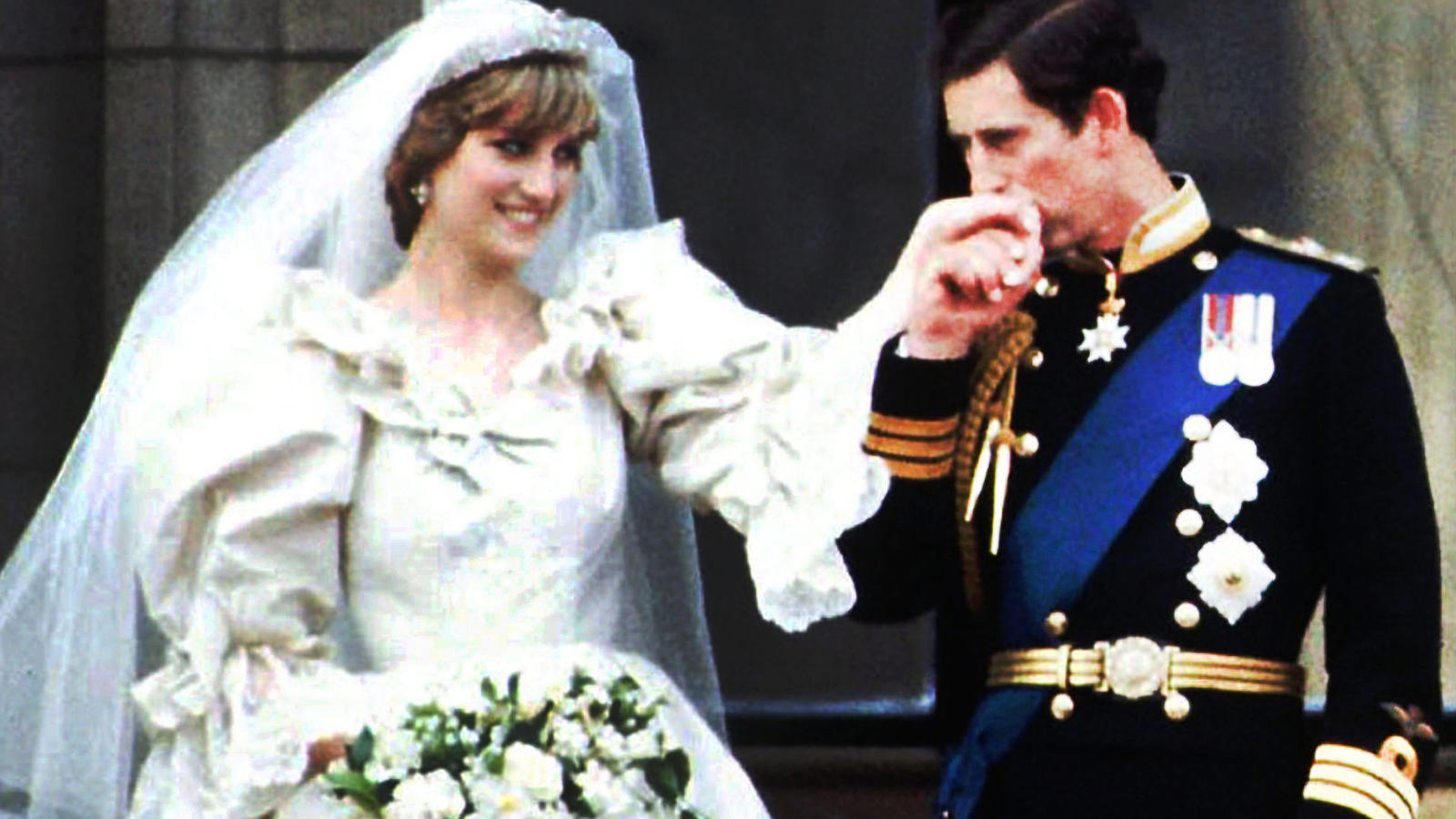 Prinzessin Diana So War Ihr Weg Vom Schuchternen Madchen Zur Konigin Der Herzen