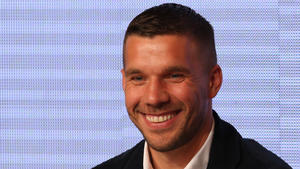 Lukas Podolski zeigt sein Familienleben in der neuen Heimat.