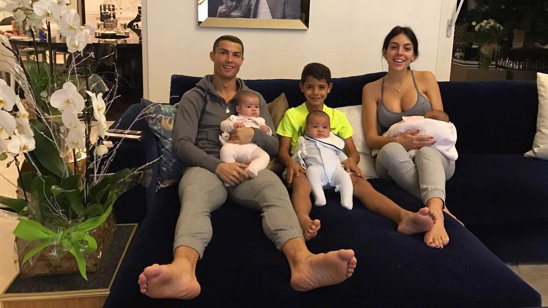 Cristiano Ronaldo schwebt im Familienglück