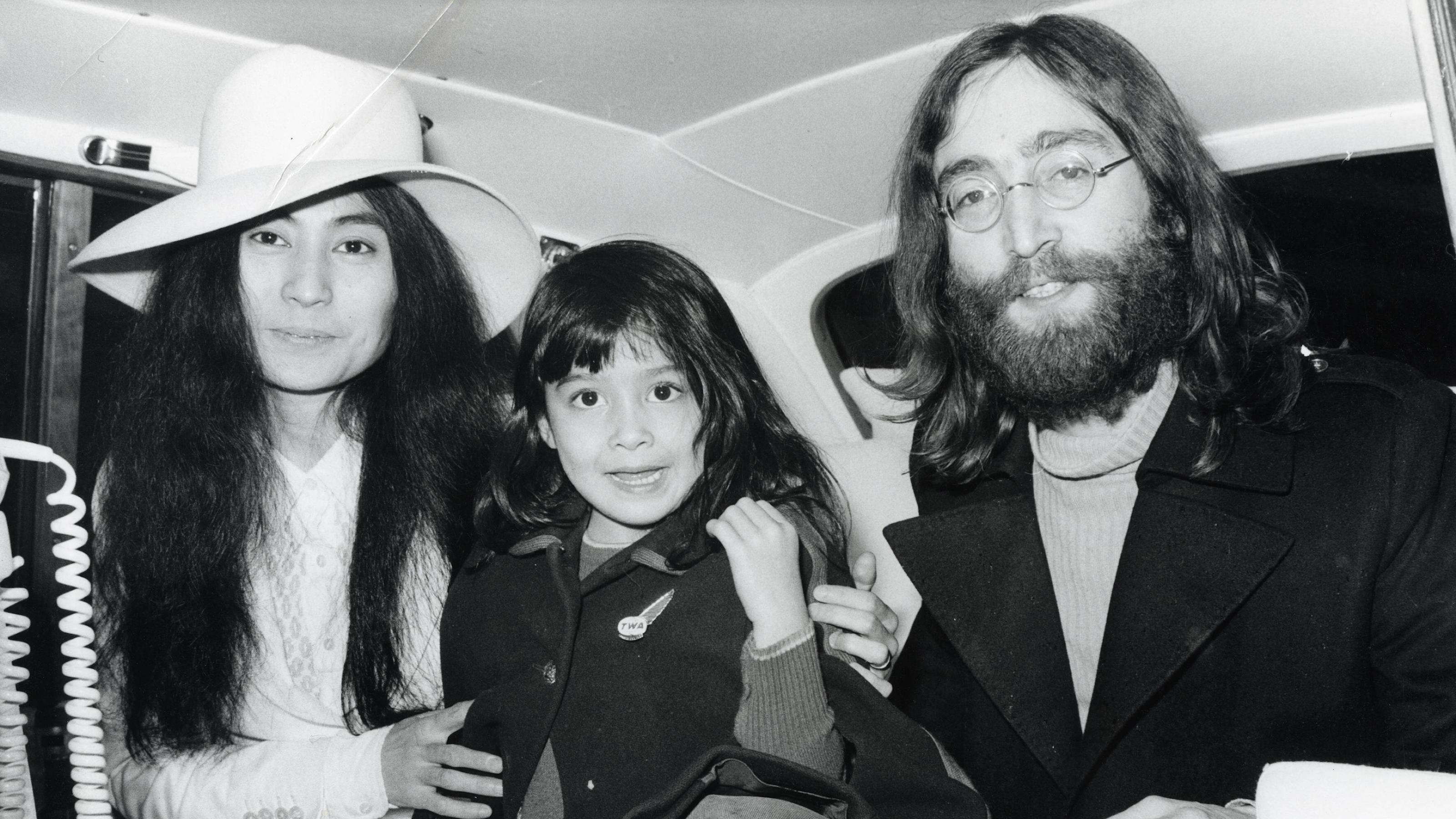 Yoko Ono John Lennons Witwe Feiert 85 Geburtstag