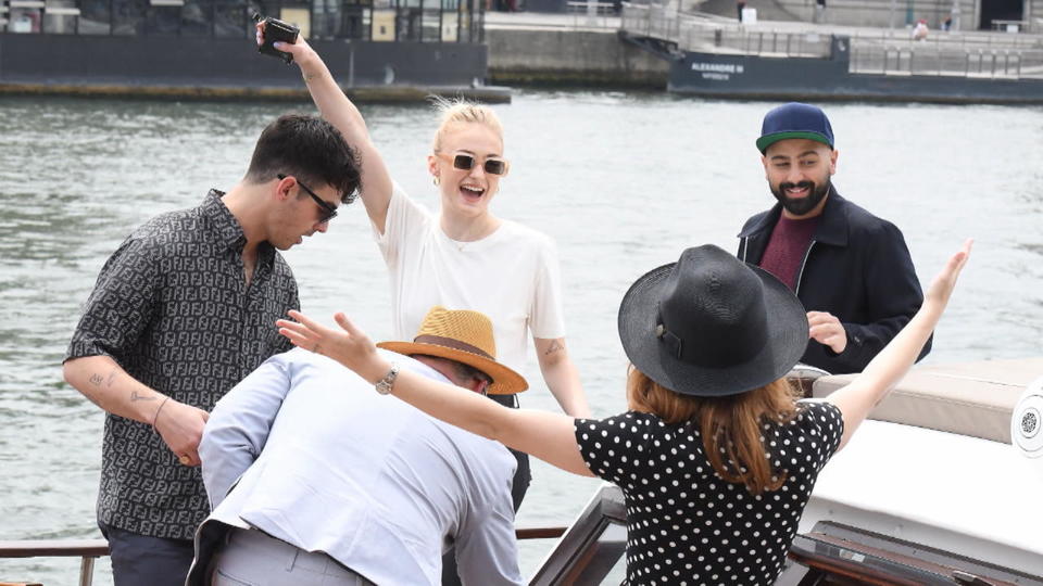 Sophie Turner und Joe Jonas feiern auf der Seine