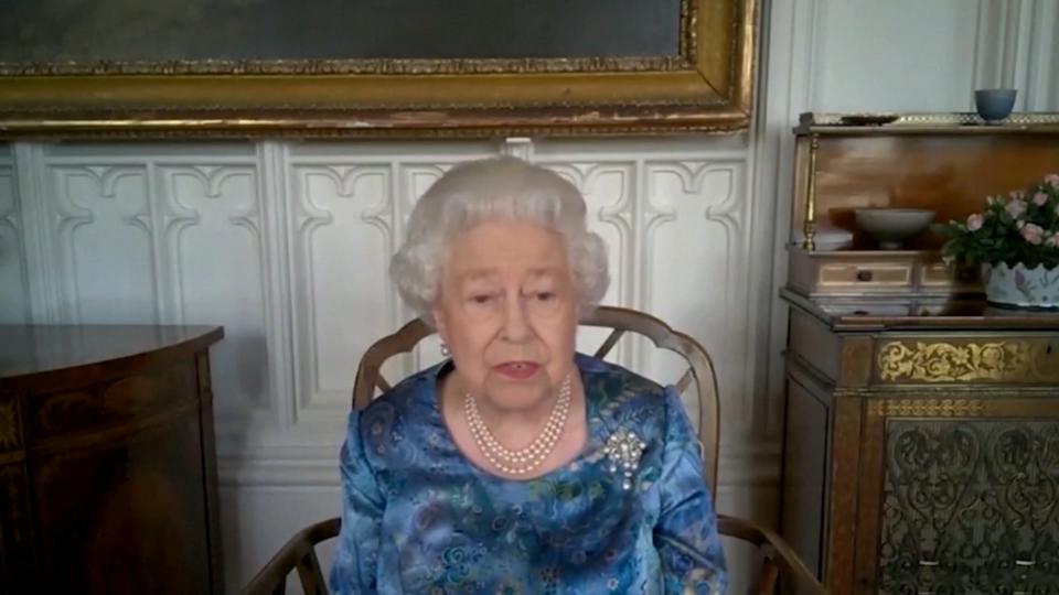 Queen Elizabeth in Kicherlaune