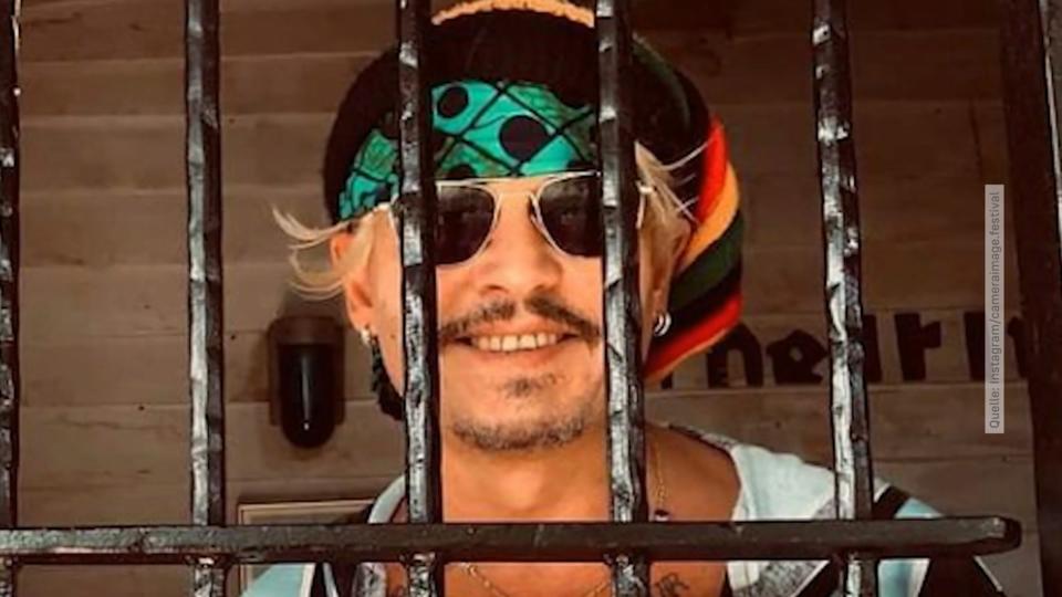 Johnny Depp schockiert mit einem merkwürdigen Knast-Foto