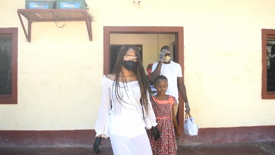Naomi Campbell besucht Waisenhaus