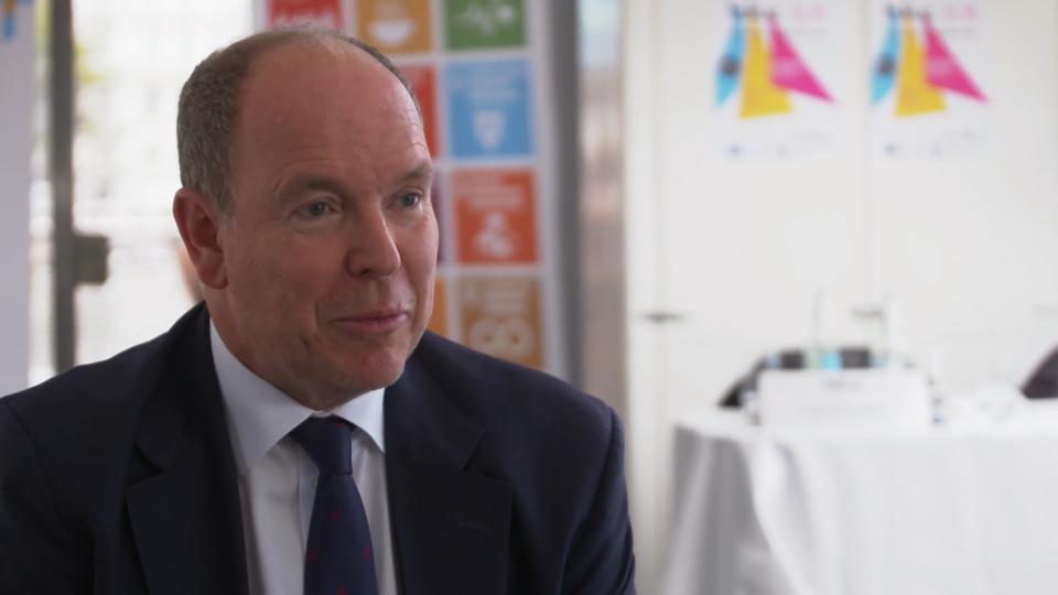 Fürst Albert übt Kritik an Harry und Meghan