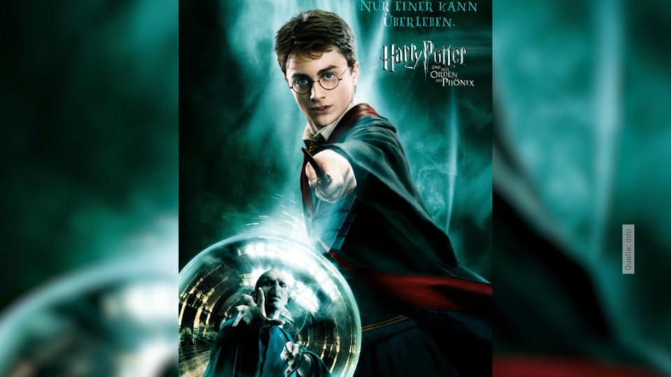 Film-Requisiten wie Brille & Zauberstab werden versteigert