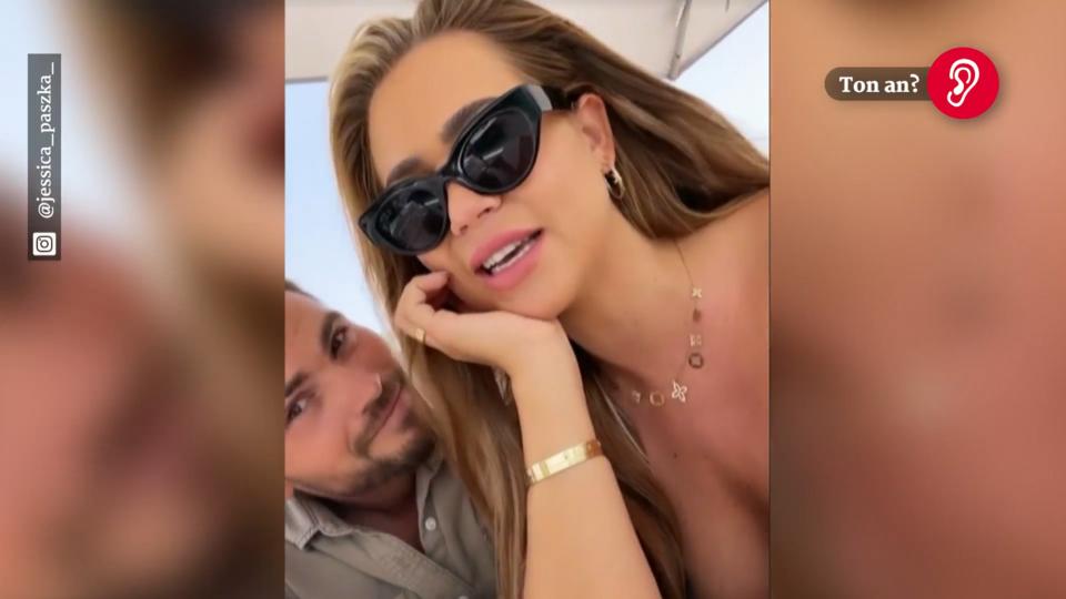 Jessica Paszka sortiert frühere Klamotten aus