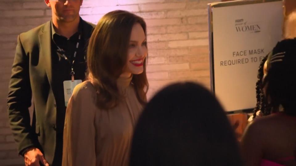 Angelina Jolie mit Tochter Zahara auf dem roten Teppich