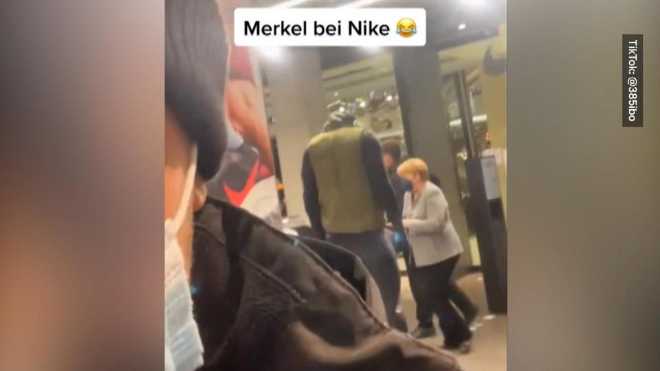 Angela Merkel im Nike-Store gesichtet