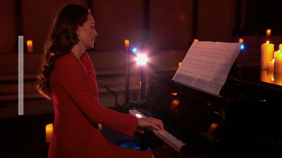 Herzogin Kate zeigt ihr Talent am Klavier
