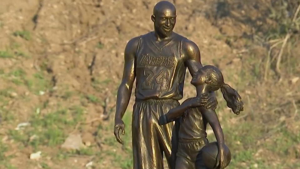 Zum 2. Todestag: Statue für Kobe Bryant enthüllt