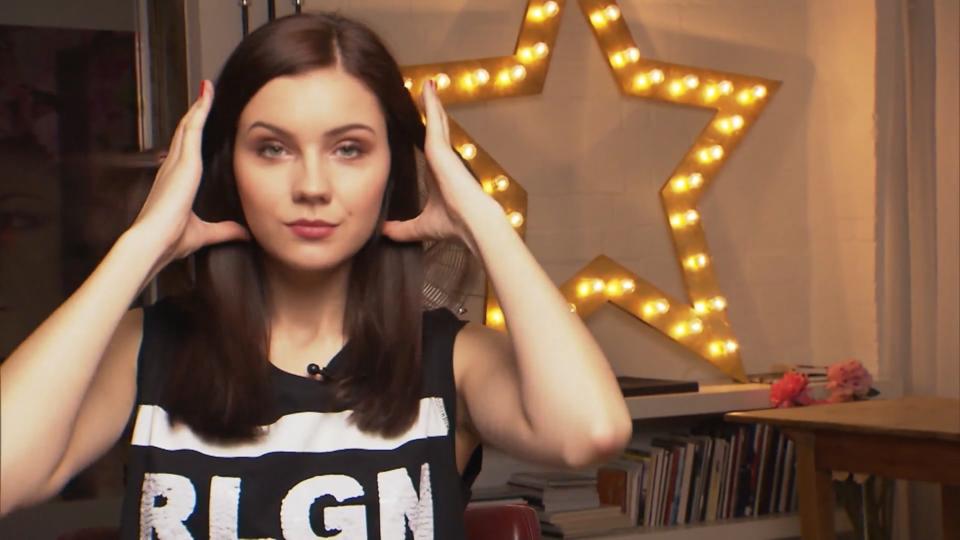 Nathalie Volk mit gefälschten Impfpass unterwegs?