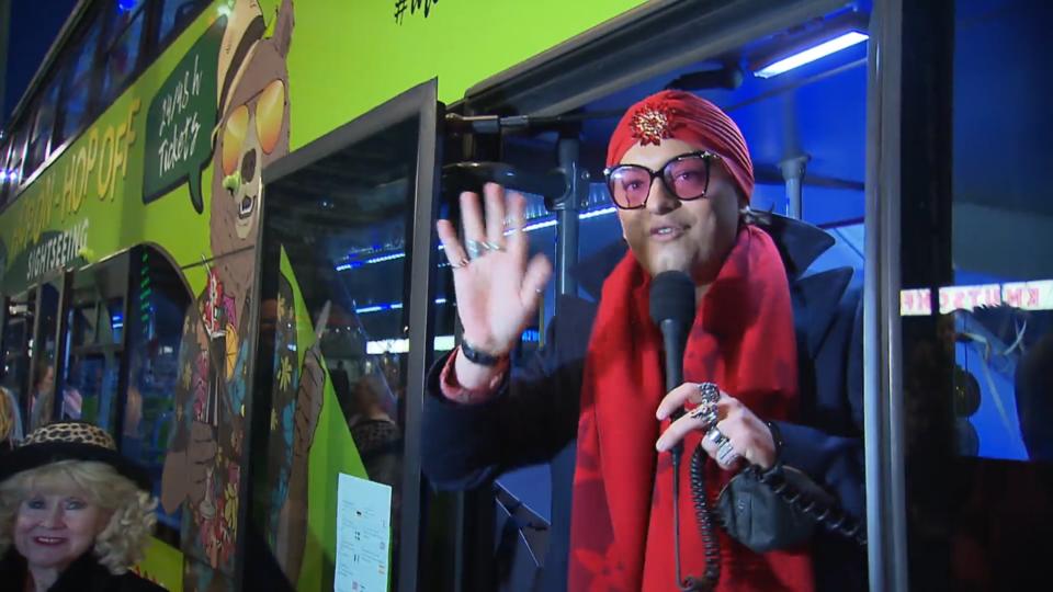Bus-Party bei Julian F. M. Stoeckel