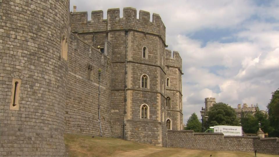 Betrüger dringt in Kaserne von Schloss Windsor ein!