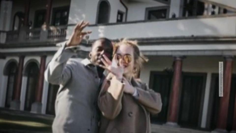 Ist Sängerin Adele mit ihrem Freund zusammengezogen?