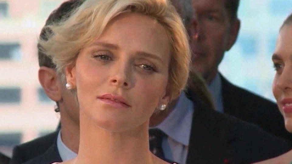 Fürstin zu krank, um zu fahren?: Sorge um Fürstin Charlene von Monaco | Video | VIP.de