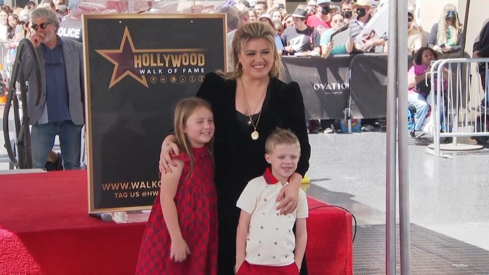 Kelly Clarkson bekommt Stern auf Walk of Fame