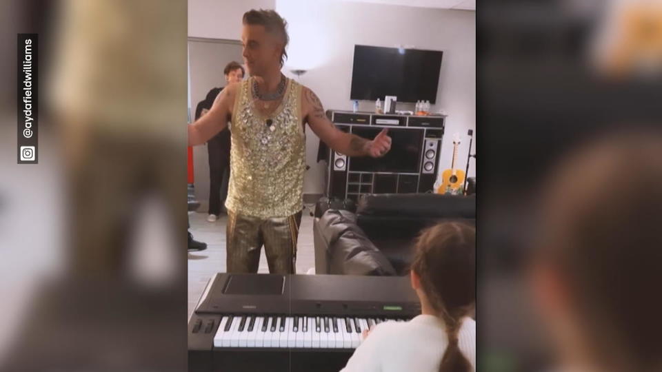 Robbie Williams Tochter Teddy zeigt ihr Gesangstalent